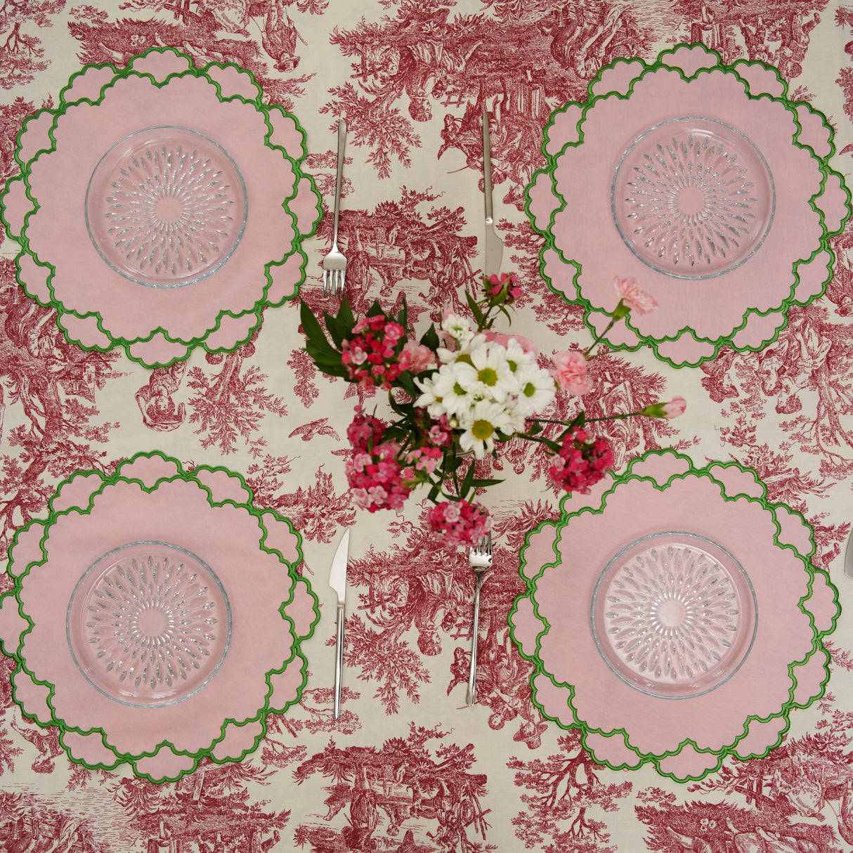 CRESSIDA LIGHT PINK ROUND FABRIC PLACEMAT