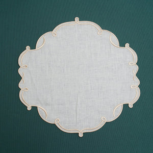 Celestia Linen Ivory Gold Trim Square Placemats