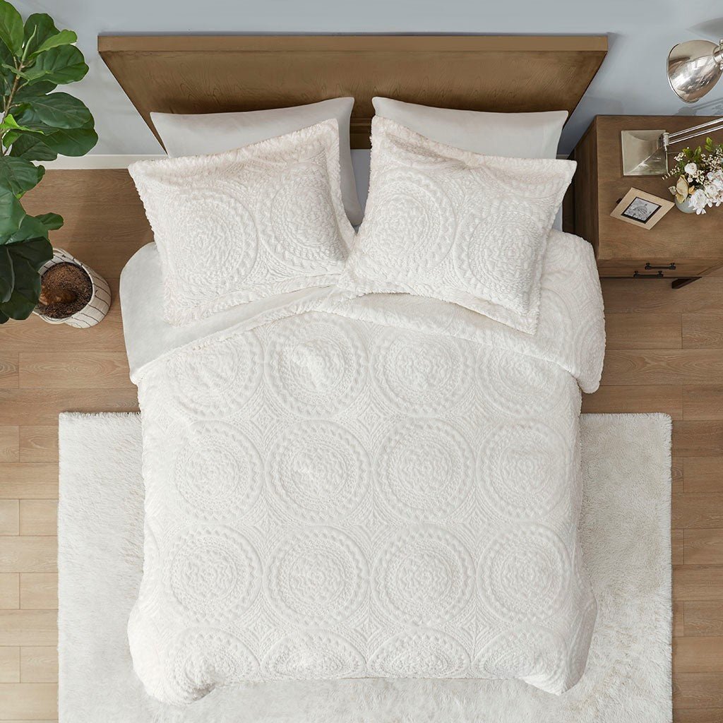 Embroidered medallion faux fur ultra plush comforter mini set - king - Tuesday Morning - Quilts & Comforters
