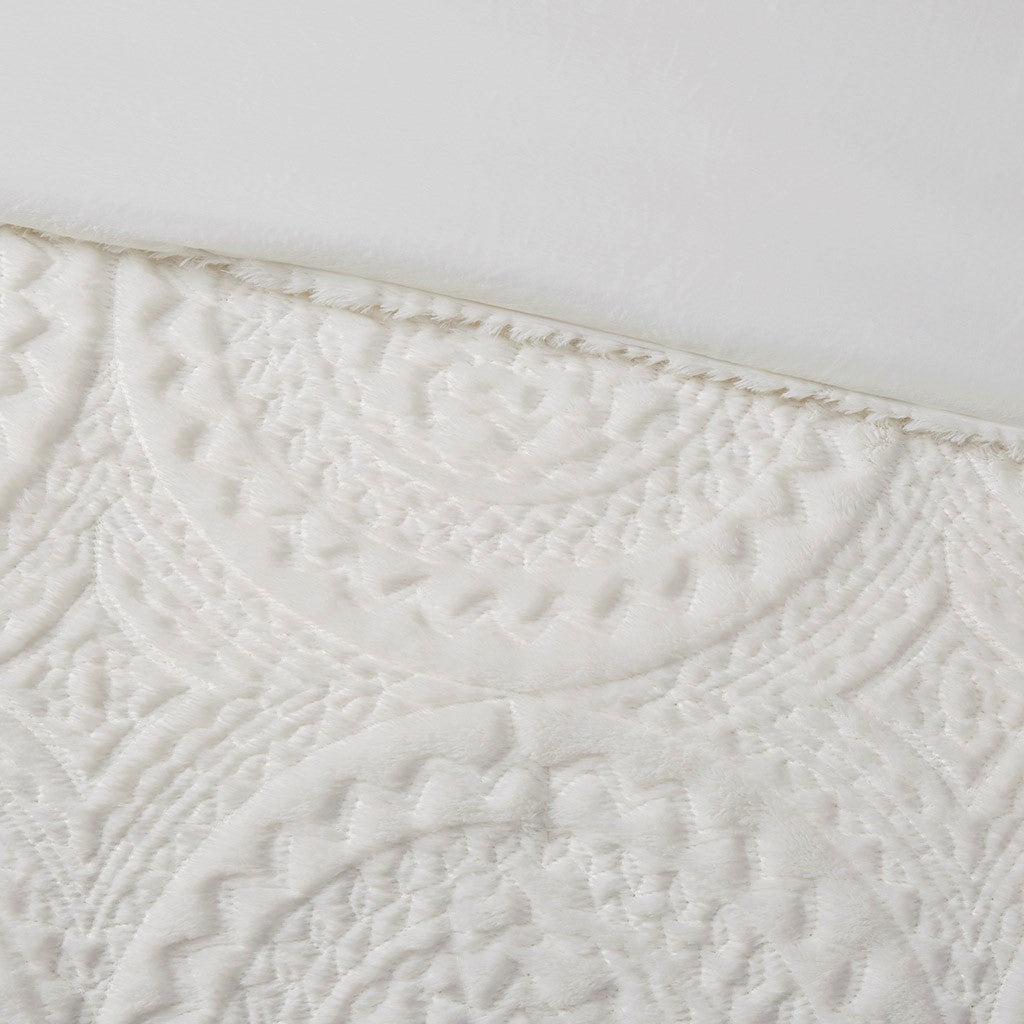Embroidered medallion faux fur ultra plush comforter mini set - king - Tuesday Morning - Quilts & Comforters