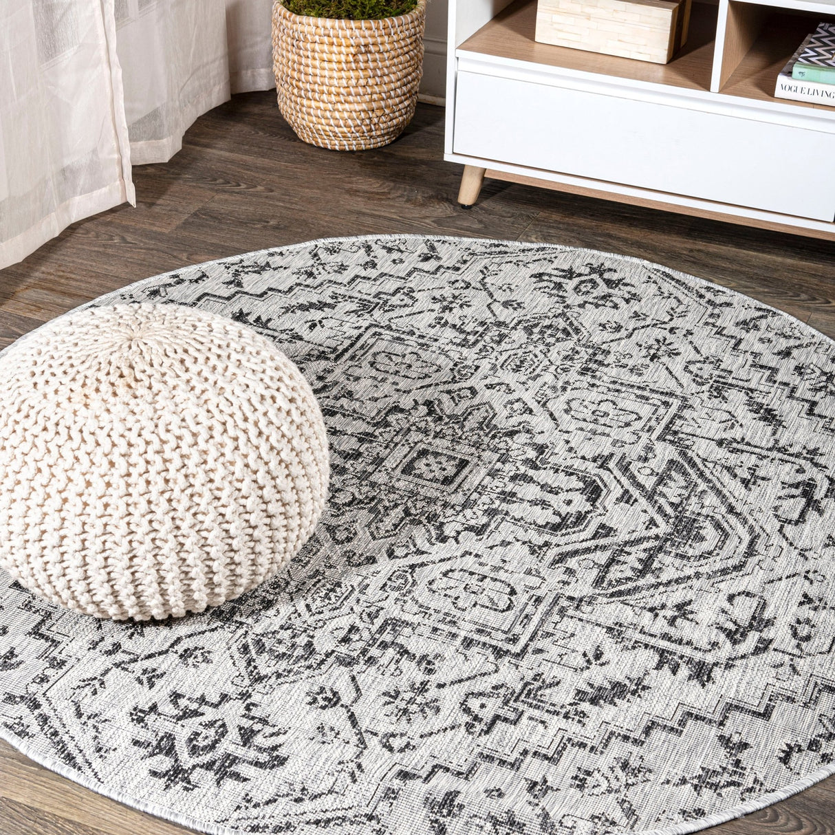 Estrella Bohemian Medallion Textured Weave Indoor/Outdoor Round Area Rug - Tuesday Morning - Area Rugs
