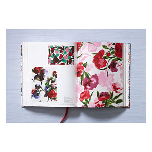 The Book of Printed Fabrics. From the 16th century until today (German, French, English)