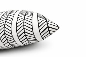 2 Pack Outdoor Throw Pillows, Waterproof & Fade-Resistant Patio Cushions