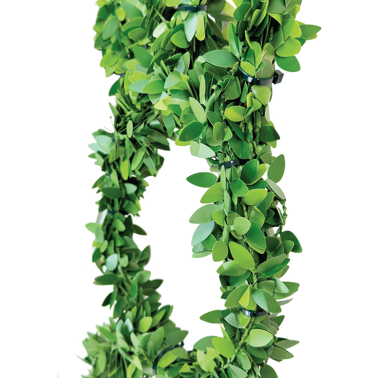 24-inch Boxwood Bunny Wreath