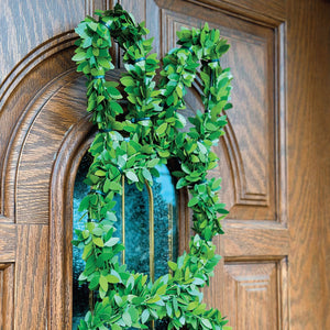 24-inch Boxwood Bunny Wreath