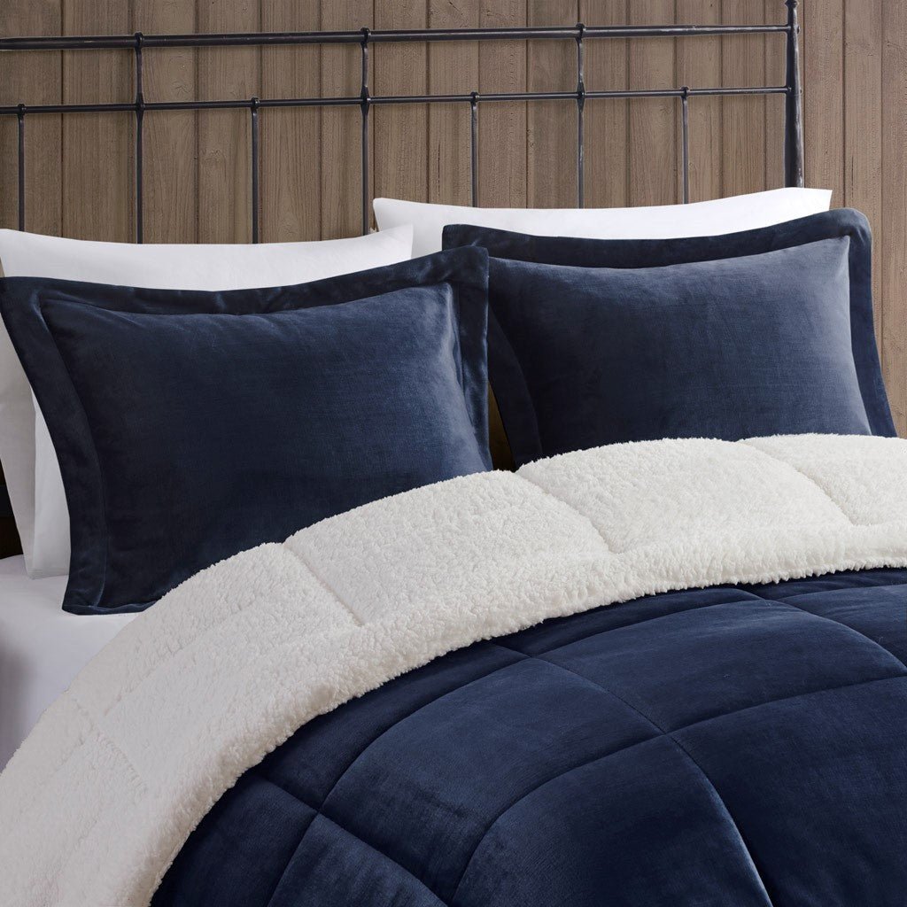 Full/queen plush to sherpa down alternative comforter set - Tuesday Morning - Quilts & Comforters