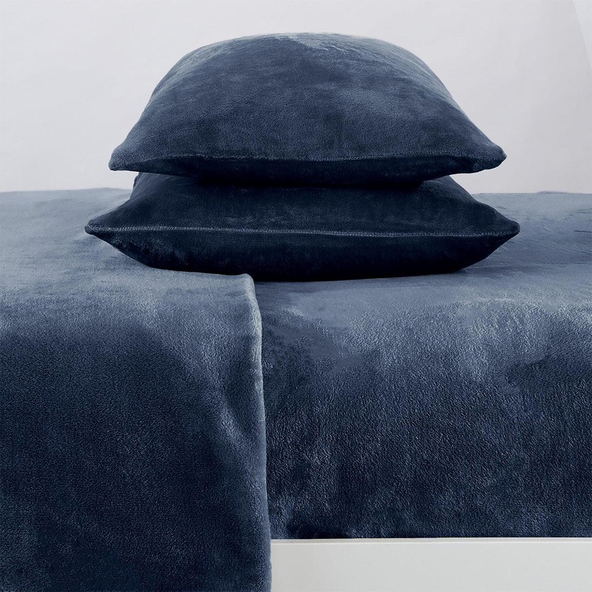 Great Bay Home Twin / Navy 4-Piece Printed Plush Sheet - Velvet Luxe-Lodge Collection
