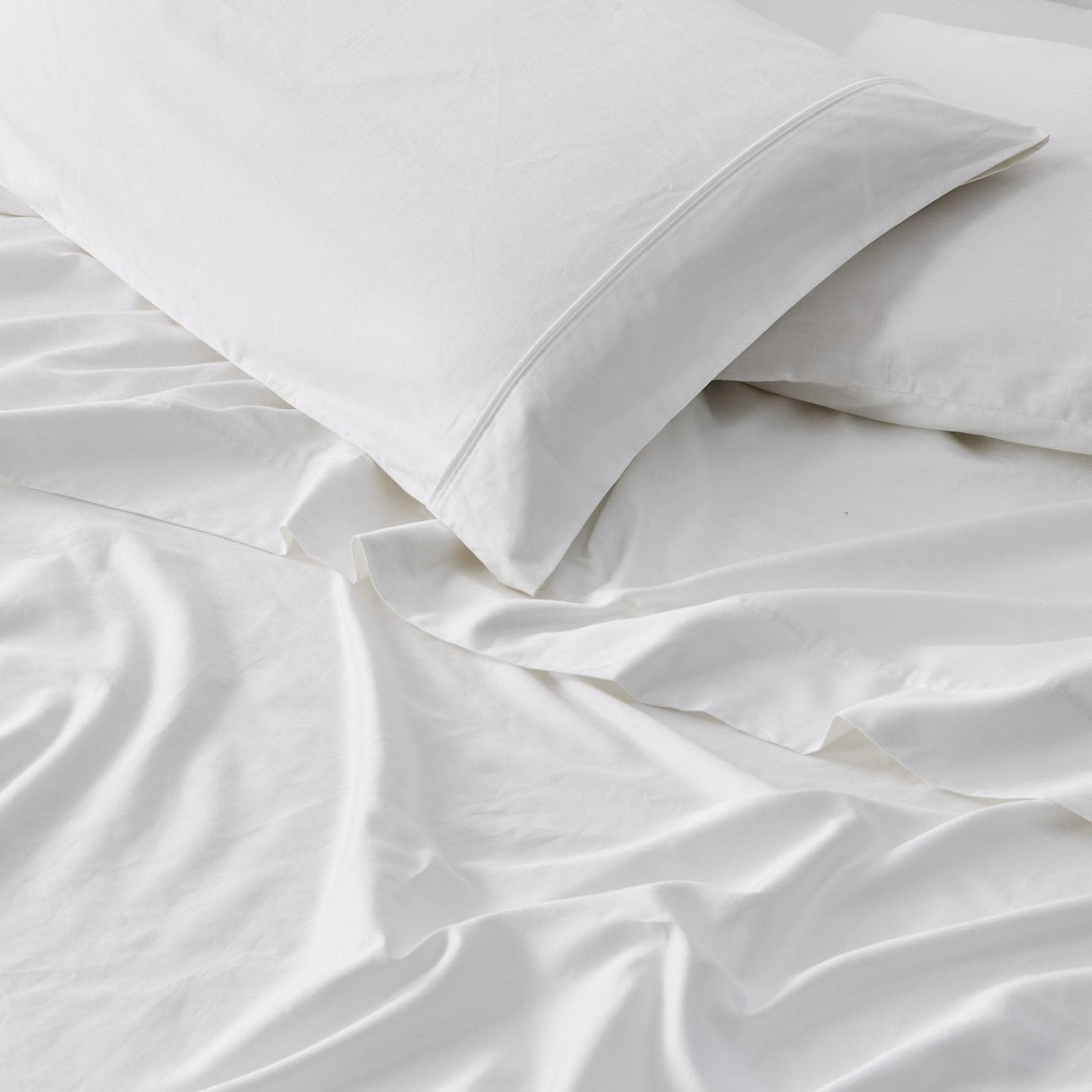 Great Bay Home Bed Sheets 100% Cotton Sateen Sheet Set - Rosalia Collection 100% Cotton Sateen Sheet Set