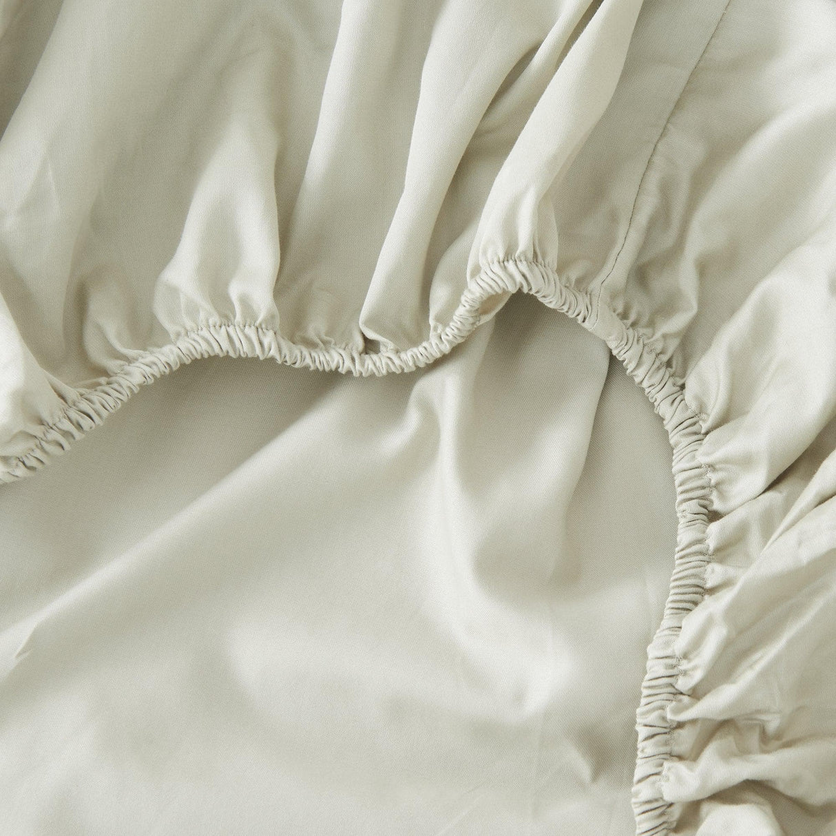 Great Bay Home Bed Sheets 100% Cotton Sateen Sheet Set - Rosalia Collection 100% Cotton Sateen Sheet Set
