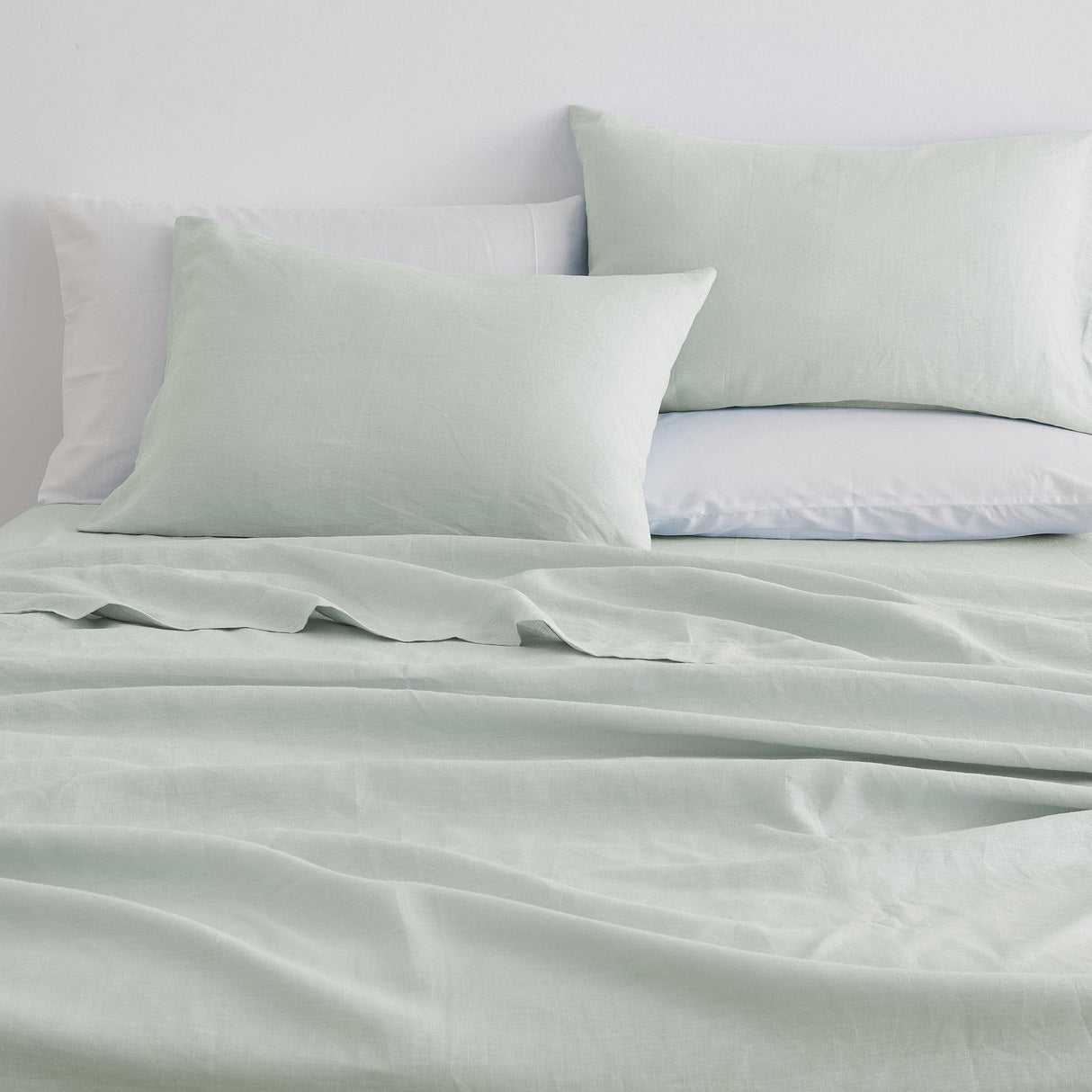 Great Bay Home Bed Sheets 100% European Flax Linen Sheet Set 100% European Flax Linen Sheet Set