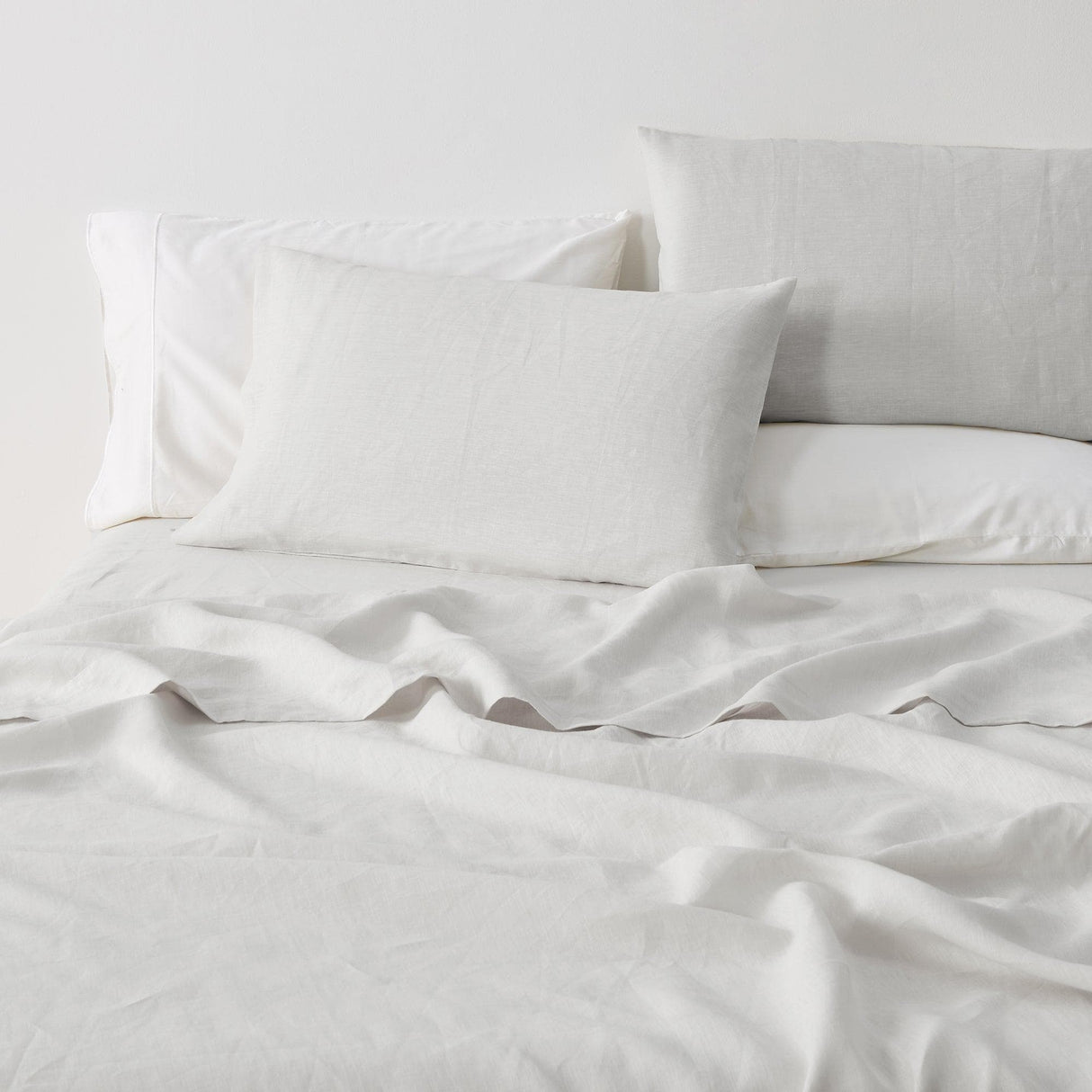 Great Bay Home Bed Sheets 100% European Flax Linen Sheet Set 100% European Flax Linen Sheet Set