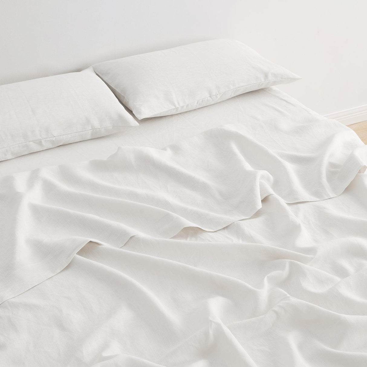 Great Bay Home Bed Sheets 100% European Flax Linen Sheet Set 100% European Flax Linen Sheet Set