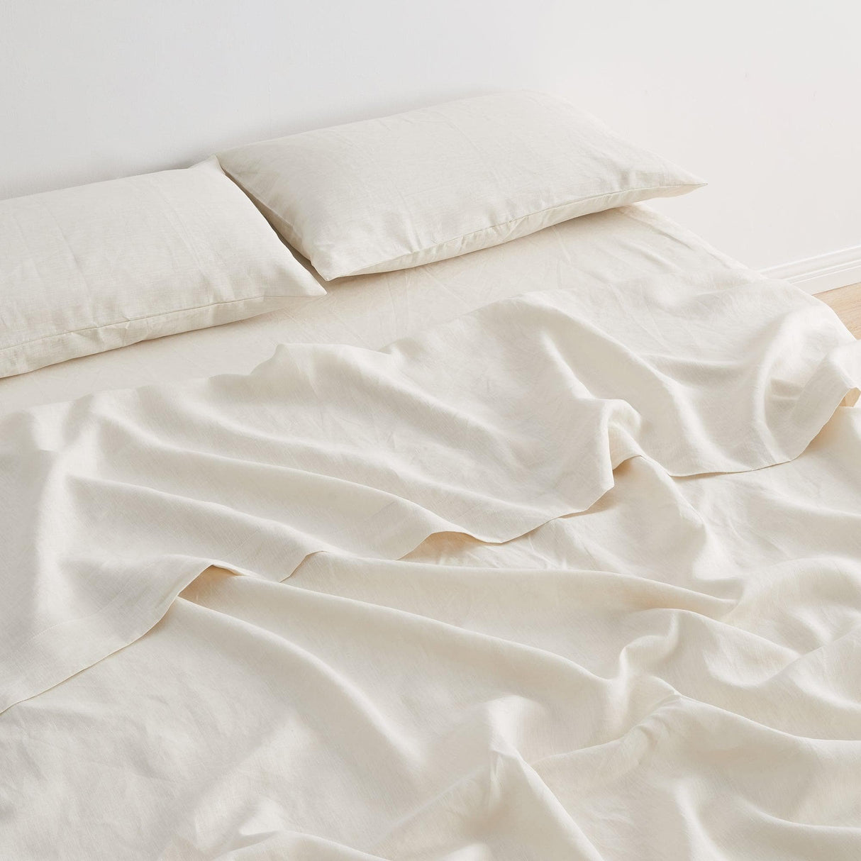 Great Bay Home Bed Sheets 100% European Flax Linen Sheet Set 100% European Flax Linen Sheet Set