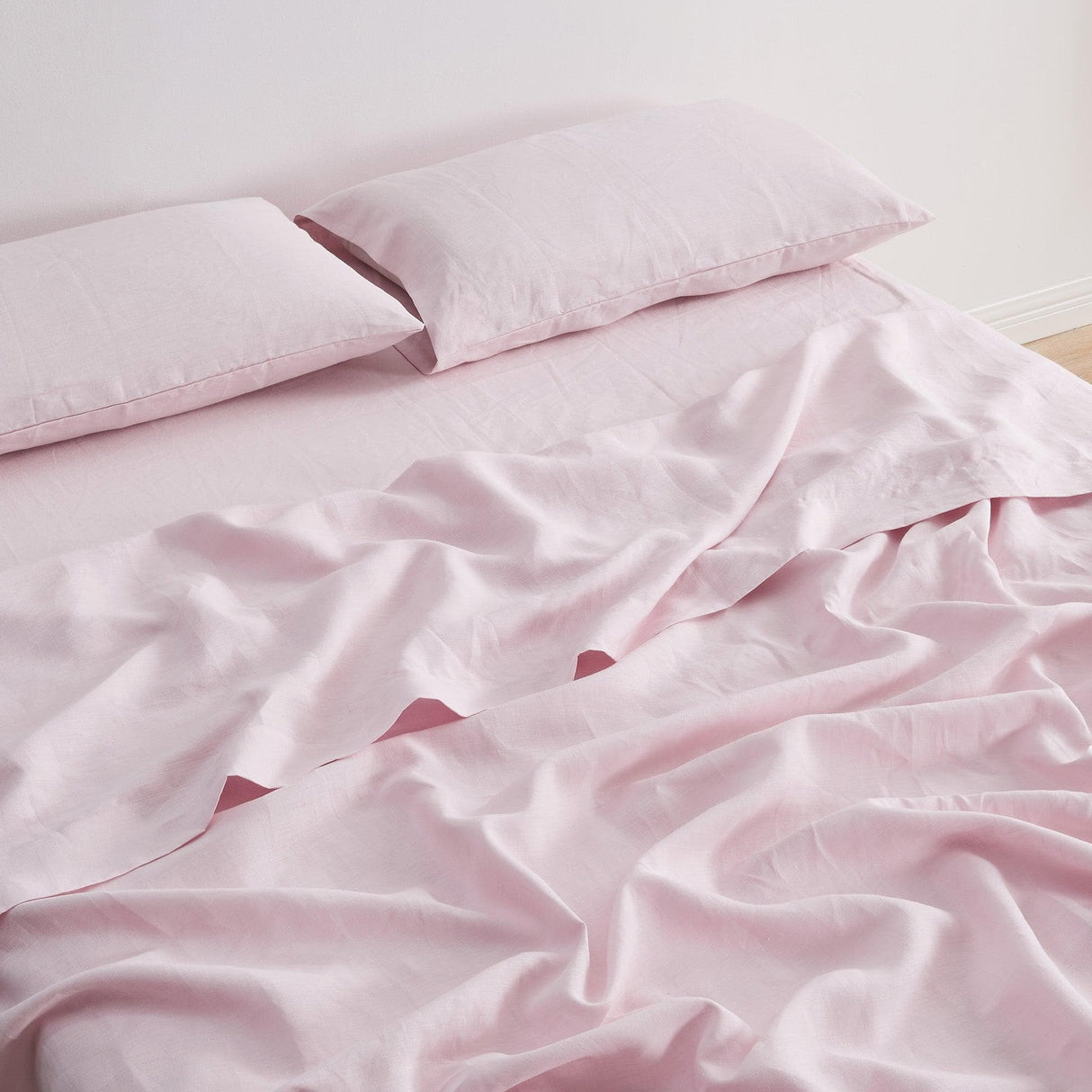 Great Bay Home Bed Sheets 100% European Flax Linen Sheet Set 100% European Flax Linen Sheet Set