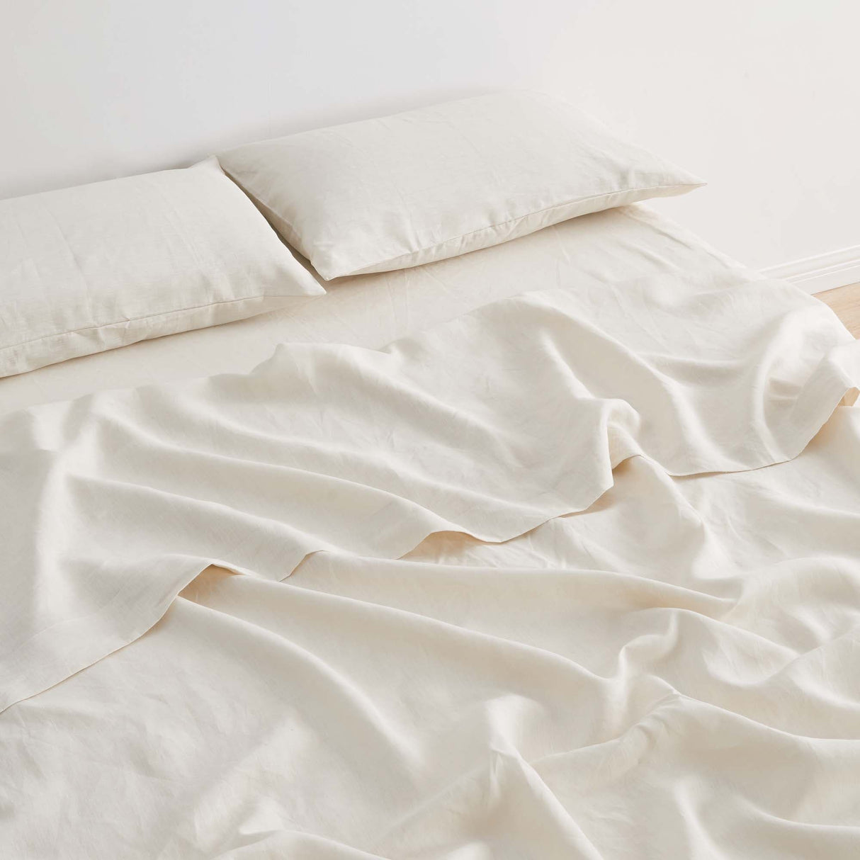 Great Bay Home Pillowcases 100% European Flax Linen Pillowcase Set 100% European Flax Linen Pillowcase Set