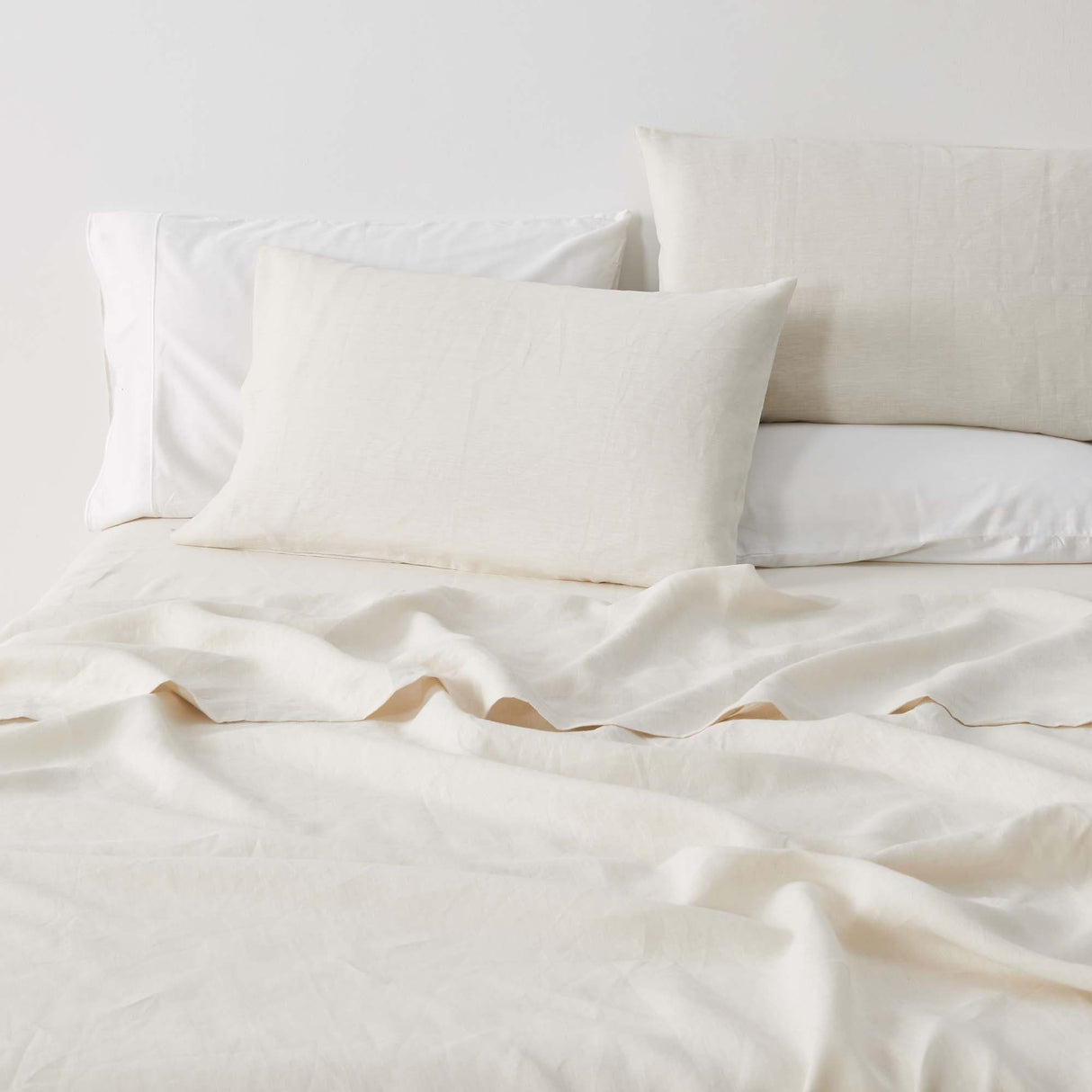 Great Bay Home Pillowcases King / Sand 100% European Flax Linen Pillowcase Set 100% European Flax Linen Pillowcase Set