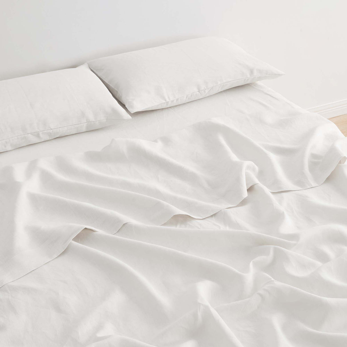 Great Bay Home Pillowcases 100% European Flax Linen Pillowcase Set 100% European Flax Linen Pillowcase Set