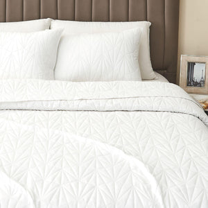 Oversized Geometric Pinsonic Quilt Set - Blakely Collection