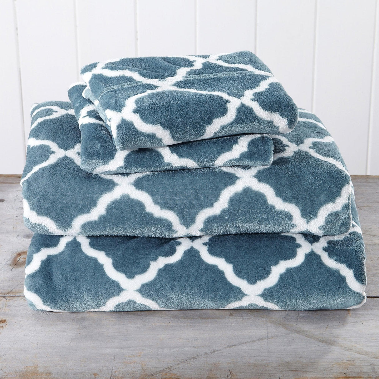 4-Piece Printed Plush Sheet - Velvet Luxe Lattice Collection