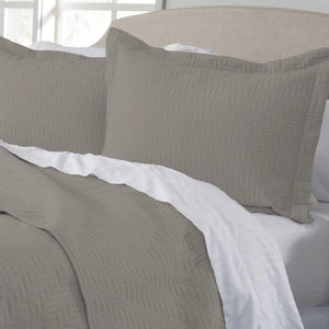3-Piece Herringbone Stitched Quilt - Louise Collection