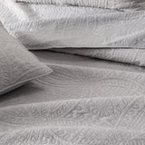3-Piece Oversized Medallion Quilt Set - Clara Collection