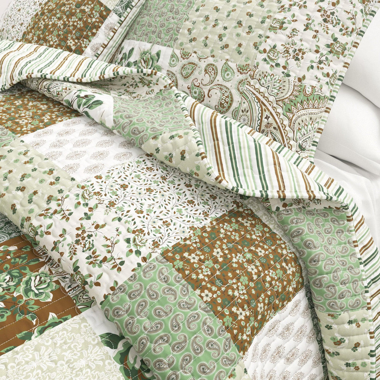 greatbayhome Quilts & Comforters Floral Patchwork Quilt Set - Damia Collection Floral Patchwork Quilt Set | Damia Collection by Great Bay Home