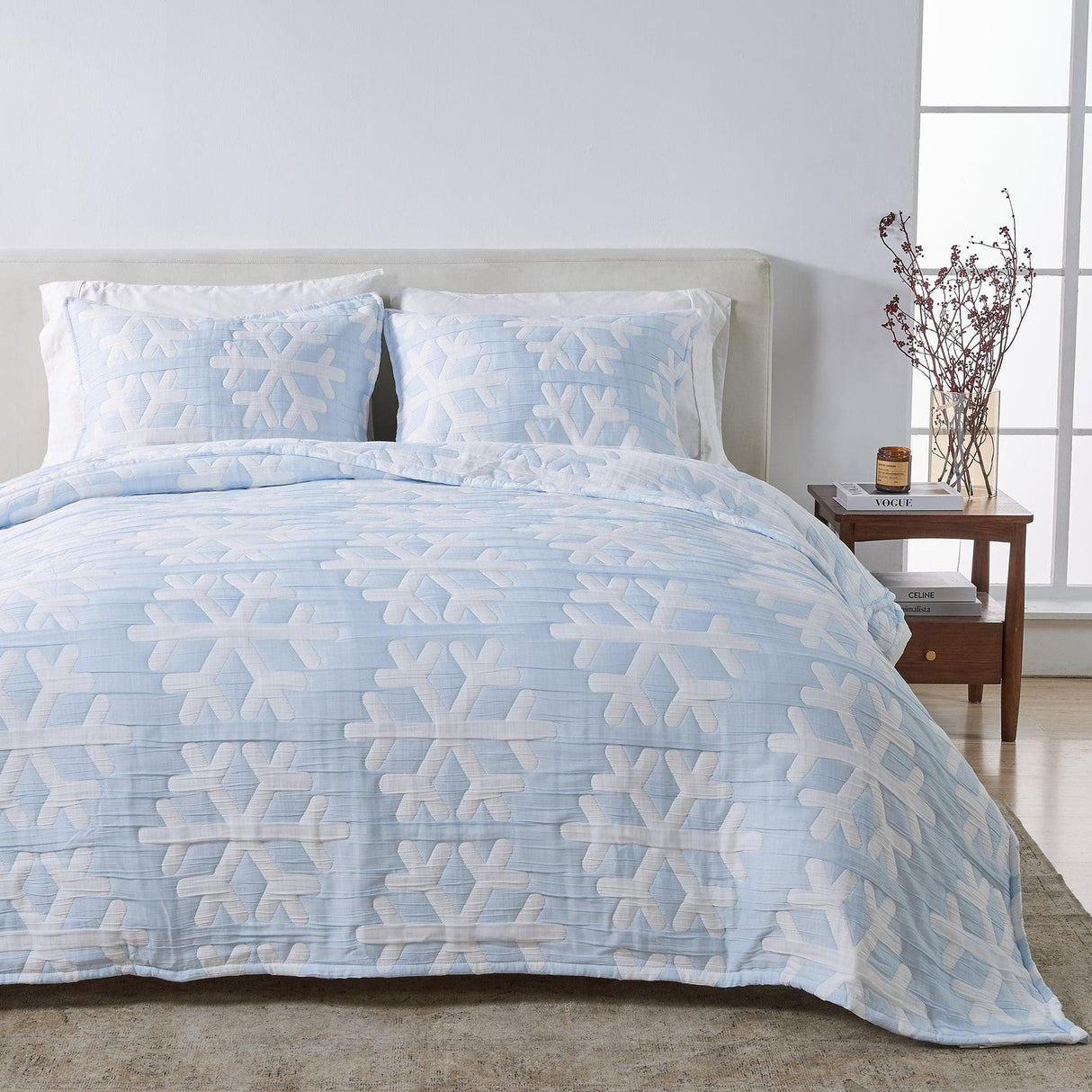 Matelassé-snowflake-quilt-set-nino-collection-Quilts-&-Comforters