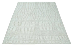 Hand carved Ivory Traditional Geometrical Pattern Hand Knotted 7.10x9.8 Wool Area Rug