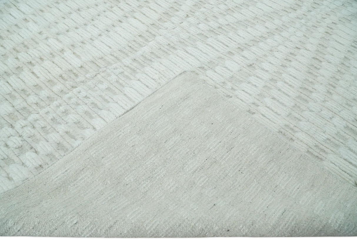 Hand carved Ivory Traditional Geometrical Pattern Hand Knotted 7.10x9.8 Wool Area Rug