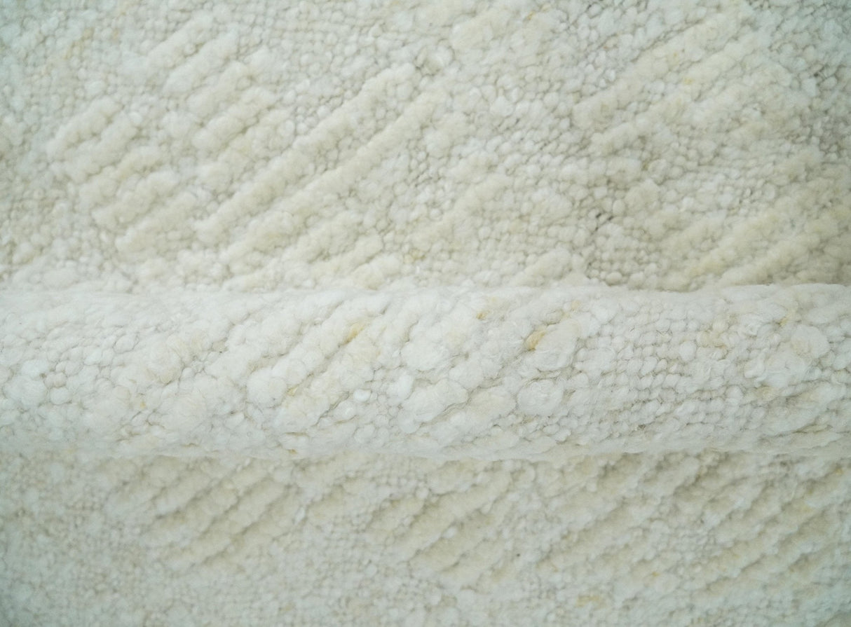 Hand carved Ivory Traditional Hand Knotted 8x10 high low Wool Area Rug