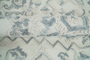 Traditional Silver and Ivory Hand Tufted Wool 5x8 Textured Loop Area Rug