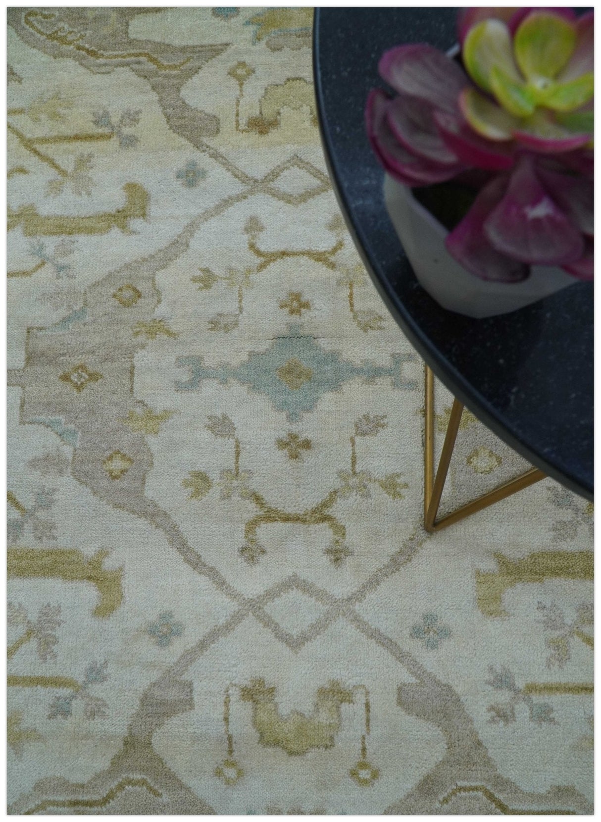 Hand Knotted Beige And Blue Traditional Oushak Design 6x9 Wool Rug