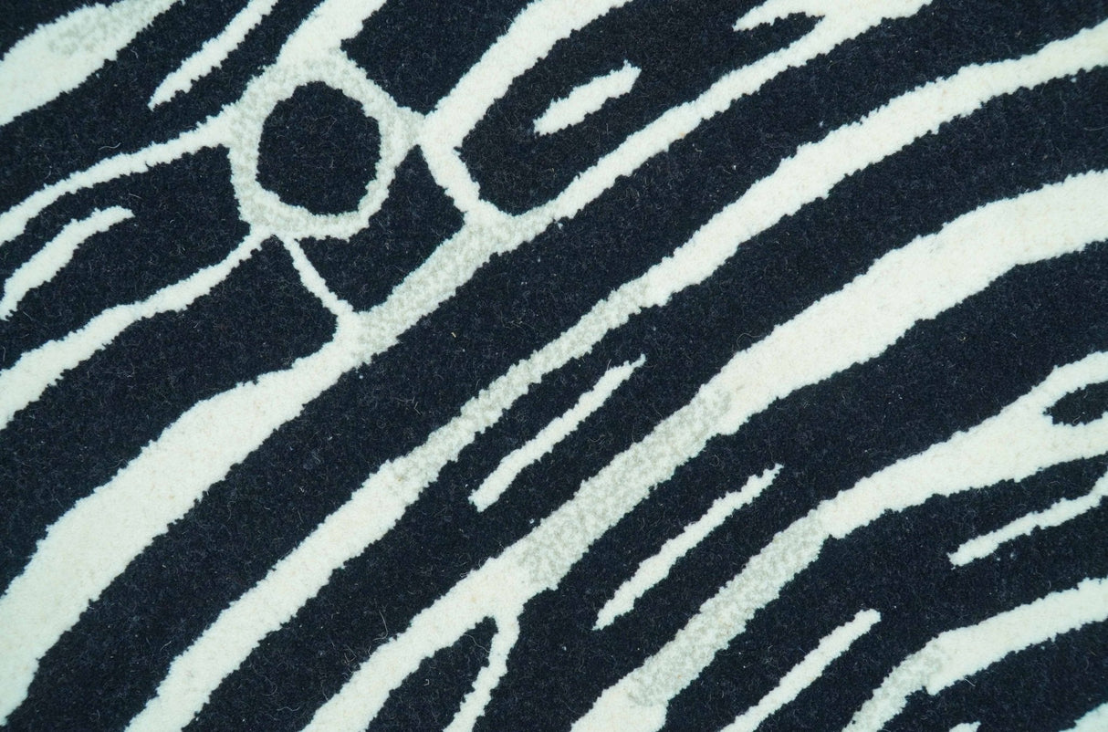 Hand Tufted Animal Zebra Black 3x5 Wool Area Rug