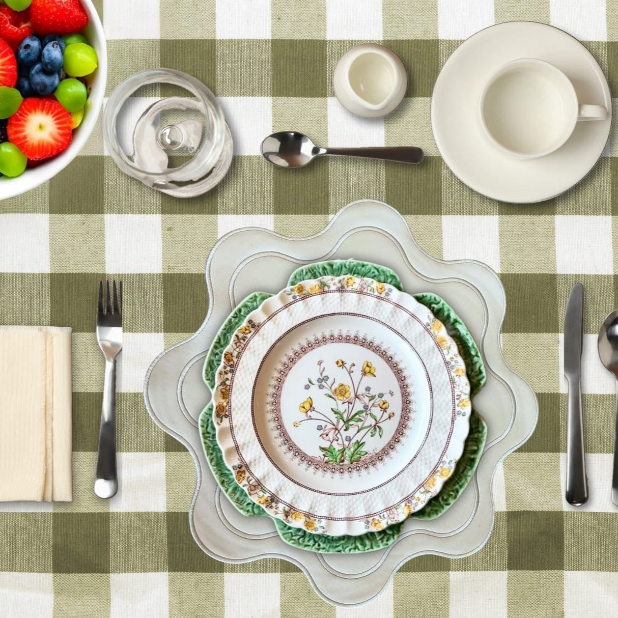 Haven White Wavy Edge Faux Leather Placemat