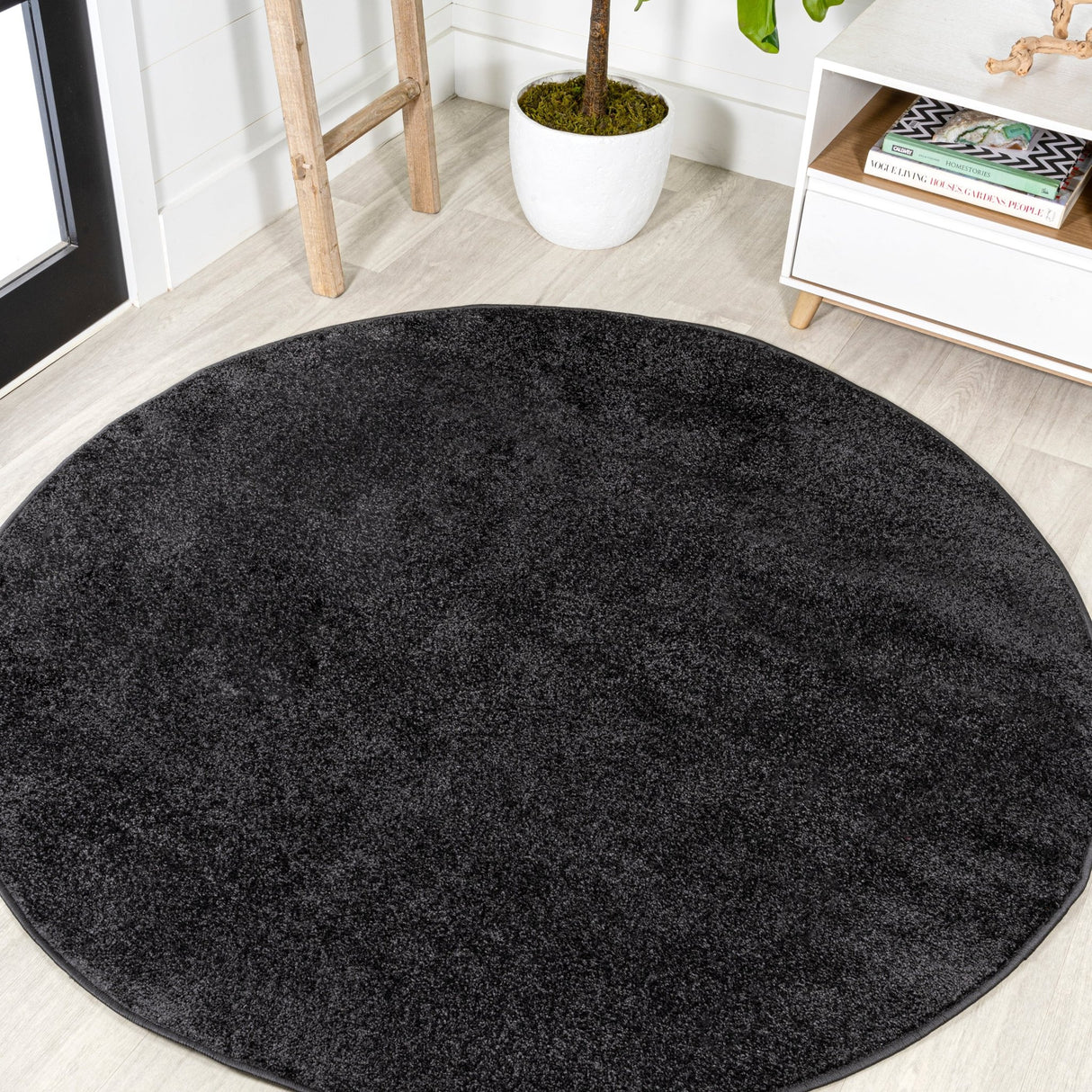 Haze Solid Sleek Low - Pile Round Area Rug - Tuesday Morning - Area Rugs