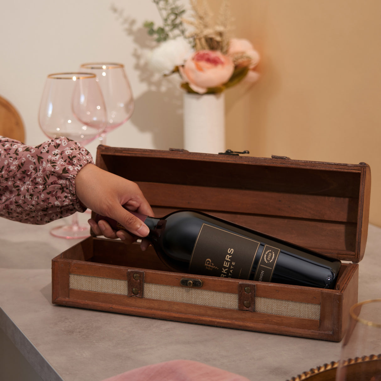 1-bottle vintage striped trunk wine box by twine®