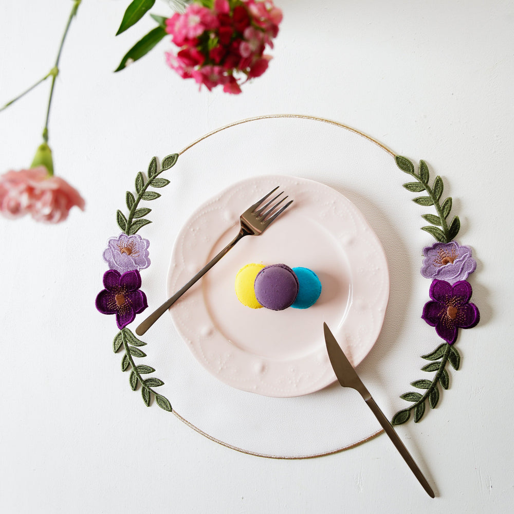 Jasmine White Round Faux Leather Placemat