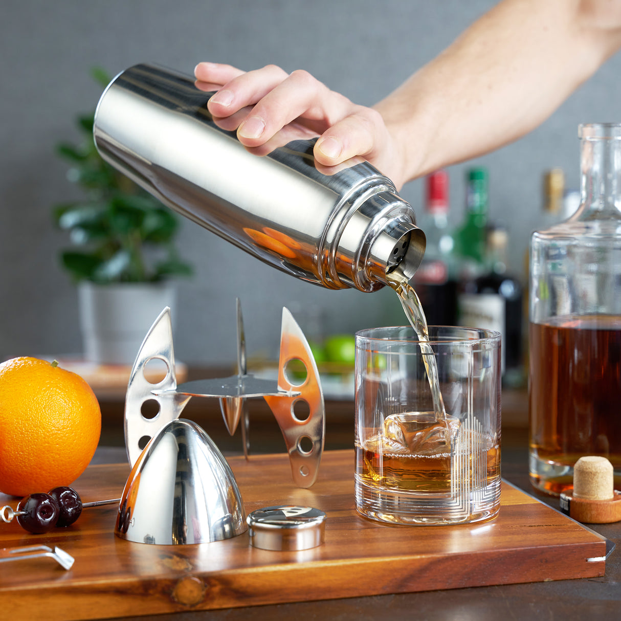 Irving rocket cocktail shaker in silver viski®