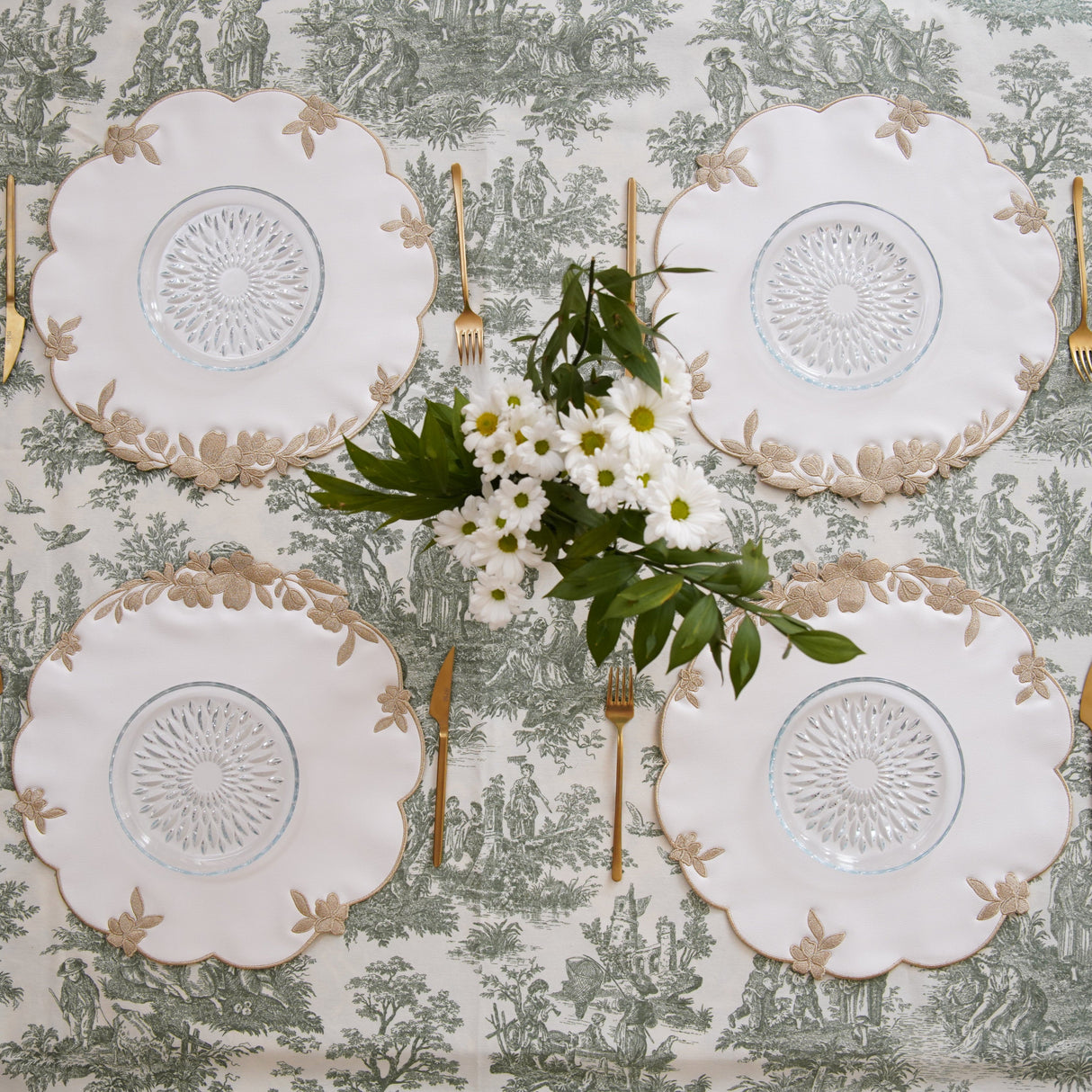 LOTUS WHITE GOLD ROUND FAUX LEATHER PLACEMAT