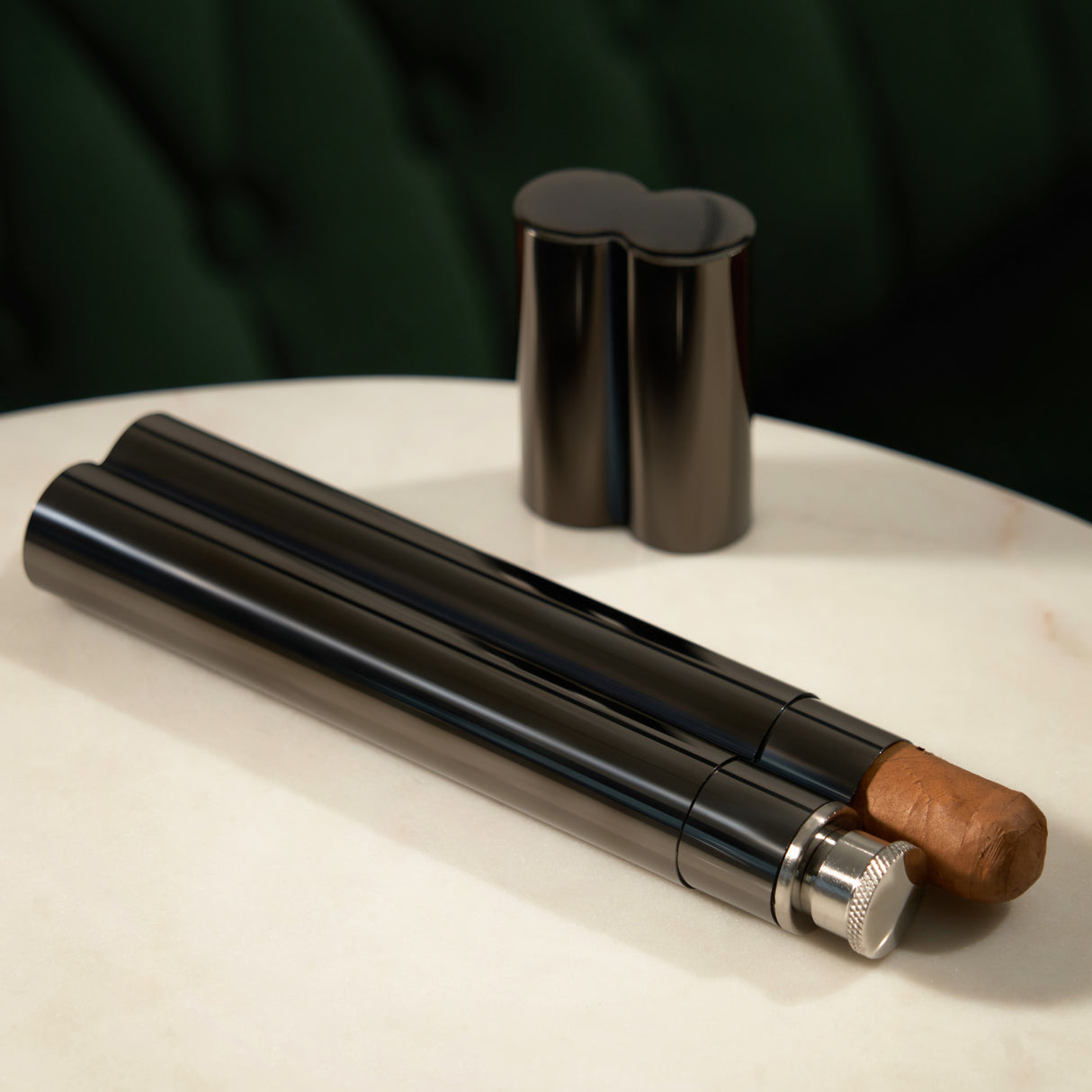 Warren: gunmetal cigar holder and flask (viski)