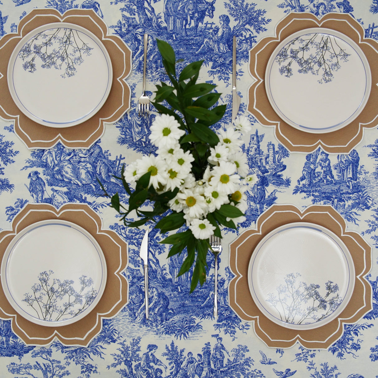 LUMERA BEIGE WAVY EDGE FABRIC PLACEMAT