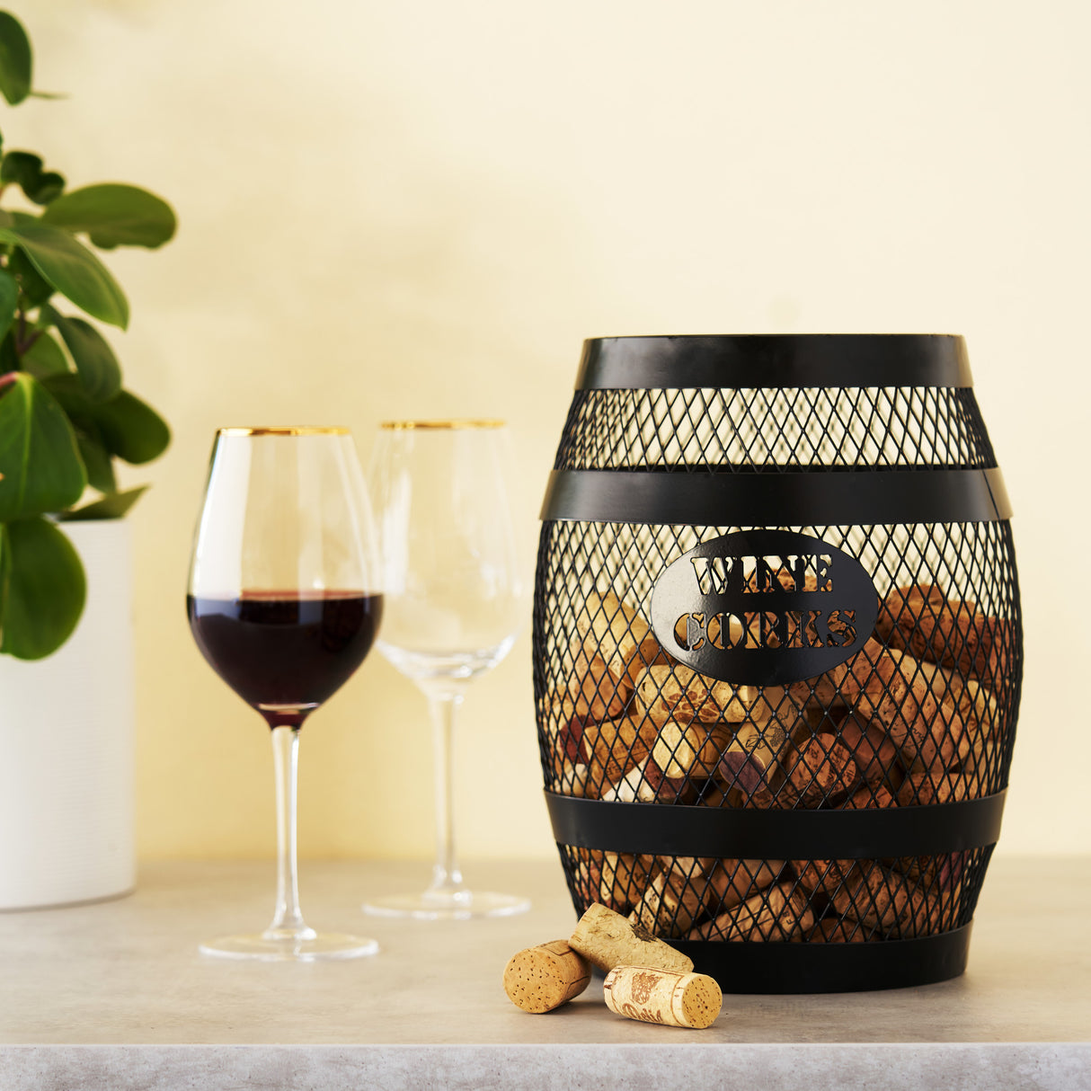 Black barrel cork holder by twine