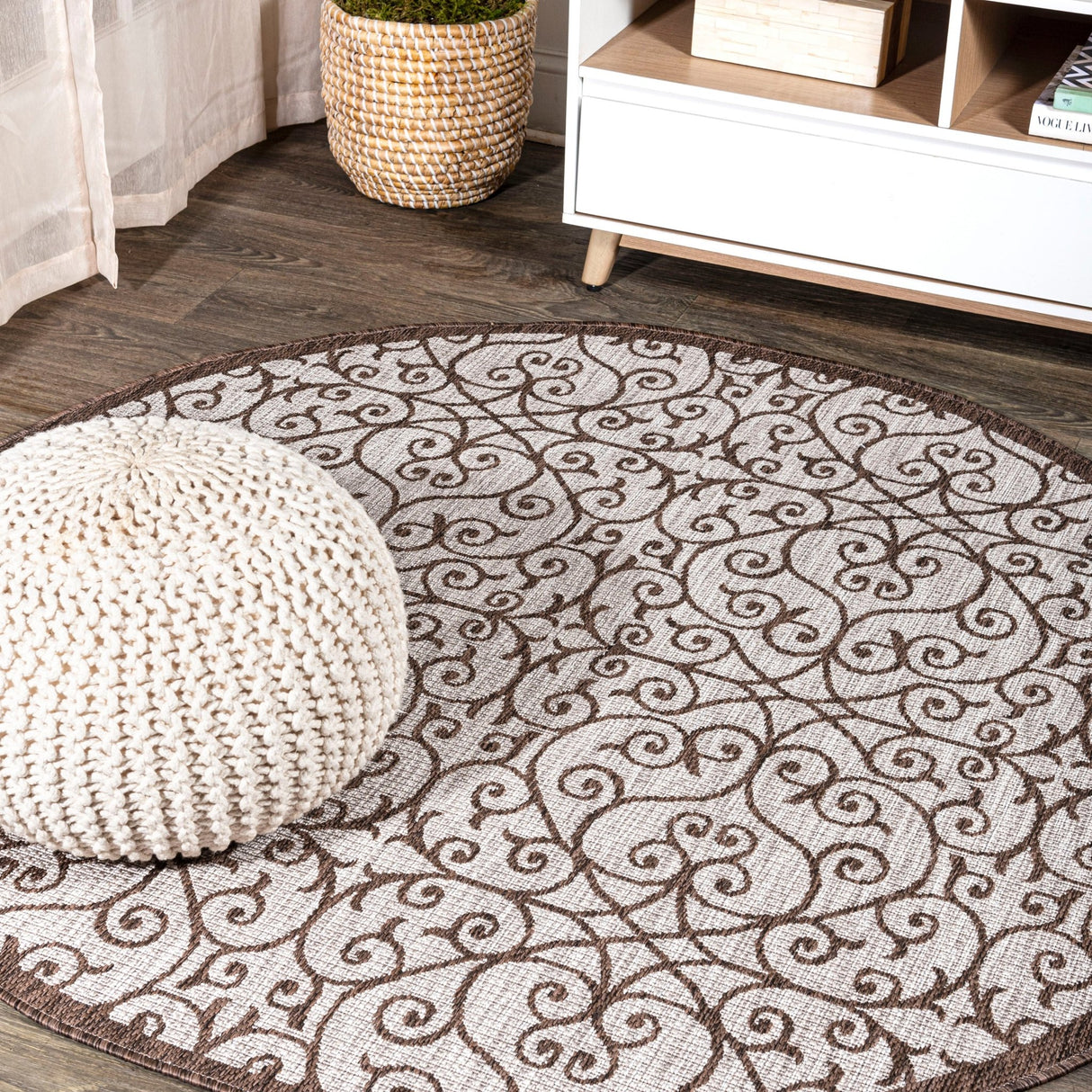 Madrid Vintage Filigree Weave Indoor/Outdoor Round Area Rug - Tuesday Morning - Area Rugs
