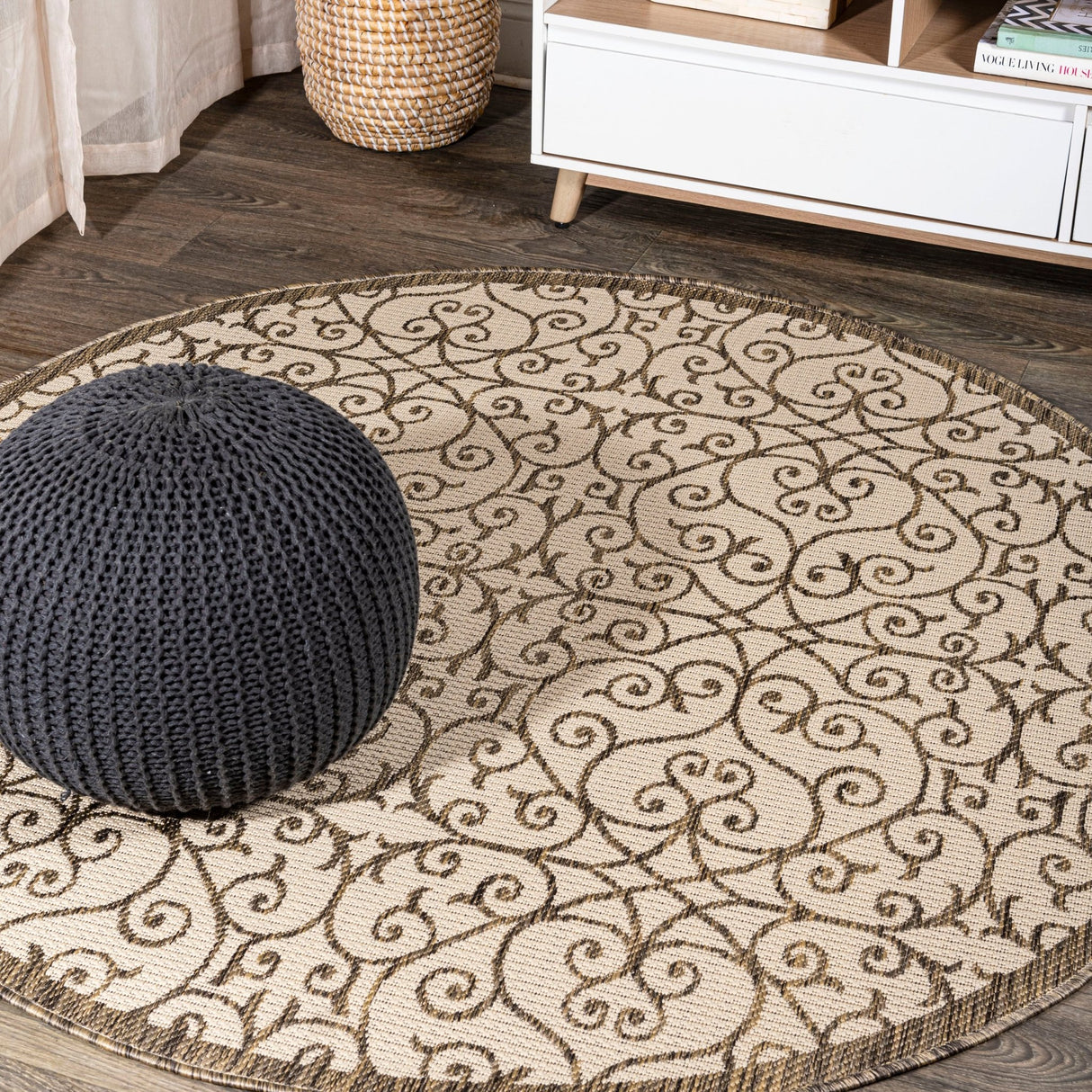 Madrid Vintage Filigree Weave Indoor/Outdoor Round Area Rug - Tuesday Morning - Area Rugs