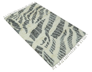 Modern Abstract 5x8 Ivory and Charcoal Texture Moroccan Style Plush Pile wool Rug
