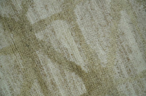 Modern Geometrical 5.3x7.8 Ivory and Beige Hand Knotted wool area rug