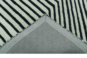 Modern Geometrical Pattern Black And White Hand Tufted Custom Made wool rug