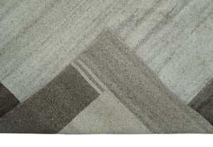 Modern 6x8 Ivory and Silver Wool Hand Woven Area Rug
