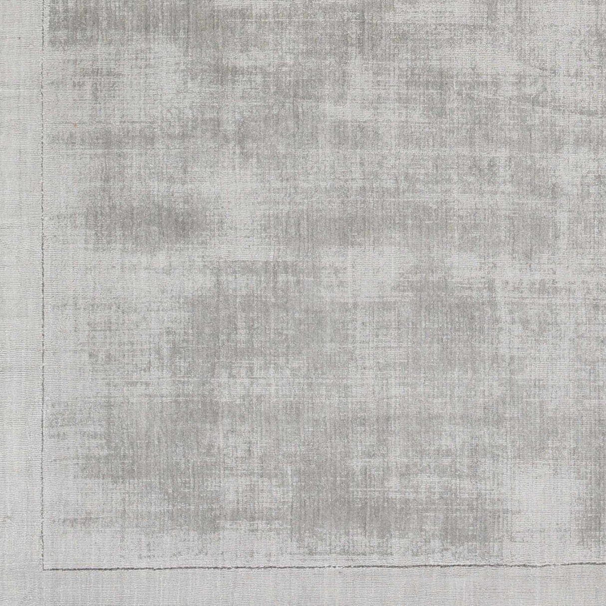 Niota Sheen Light Gray Premium Rug