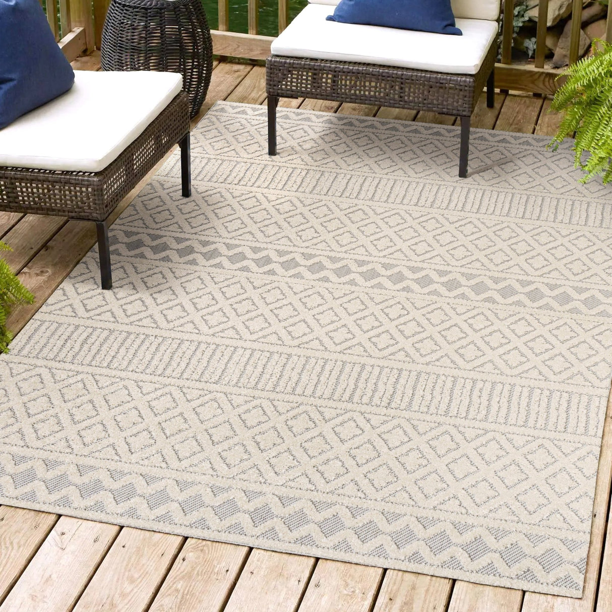 Ormond High - Low Modern Trellis Geometric Indoor/Outdoor Area Rug - Tuesday Morning - Area Rugs